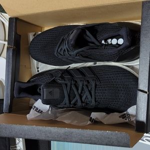 NIB Adidas Boost Sneakers in Black, 11